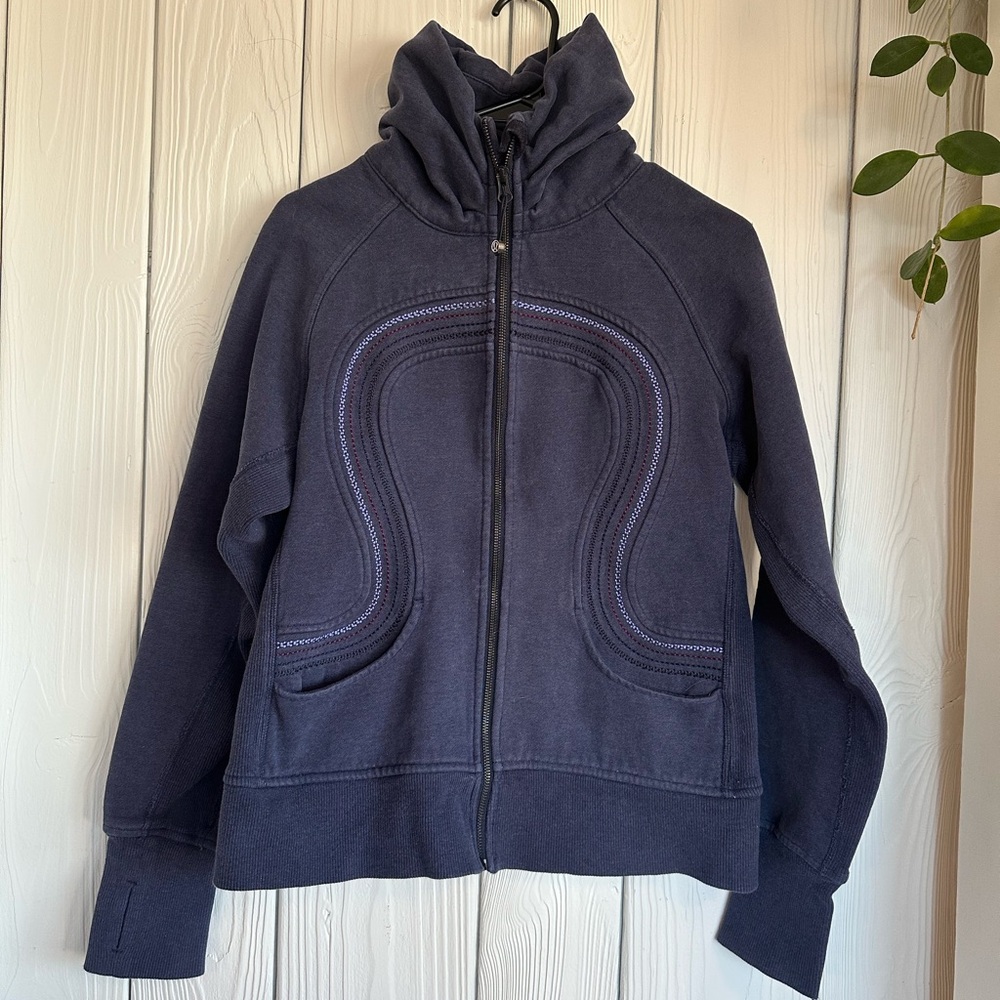 Lululemon Cuddle Up Jacket
Heathered Black Swan size 10
